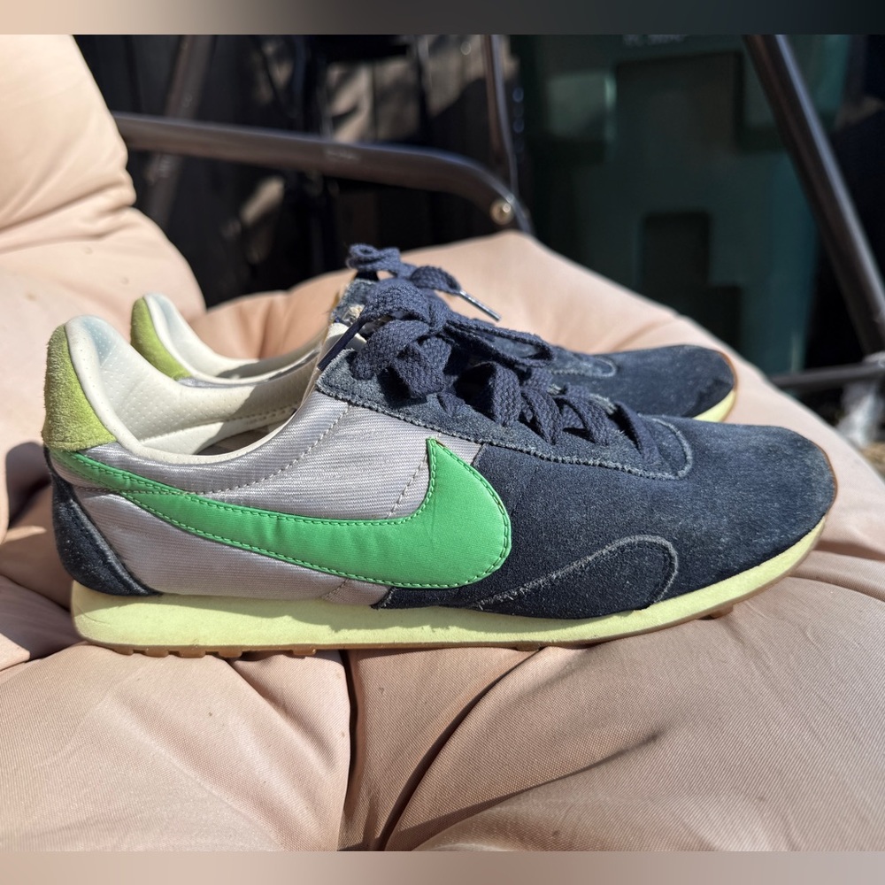 Nike Pre Montreal Sneakers Women size 8.5 Blue Green Poison Running Shoes